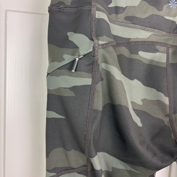 Athleta Green and Black Camo Contender 7/8 Tight Leggings Size Medium - Picture 8 of 10
